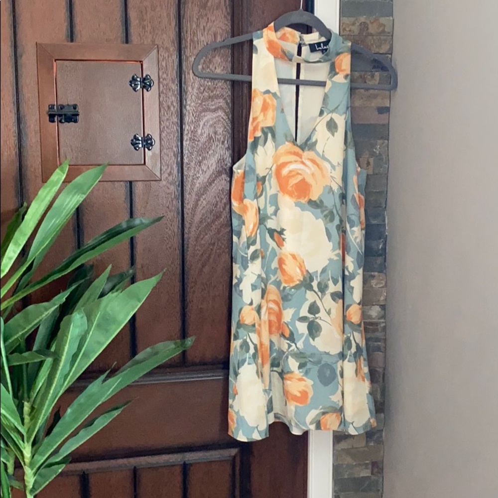 🔴 SOLD🔴 Lulus shift dress size Medium